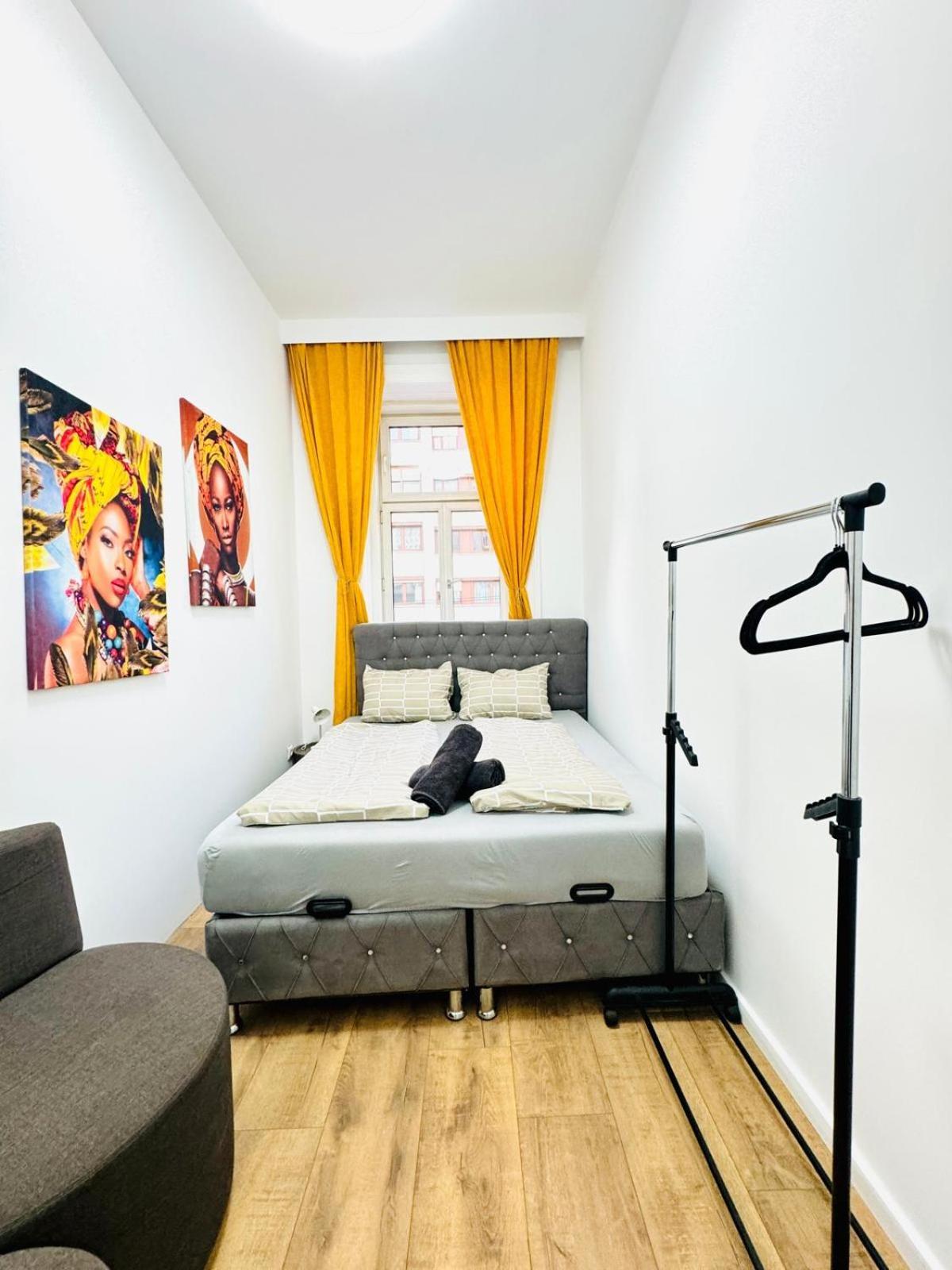 Cozy 9Br Shared Apartment, Only 12Min Walk To Augarten Wien Eksteriør billede