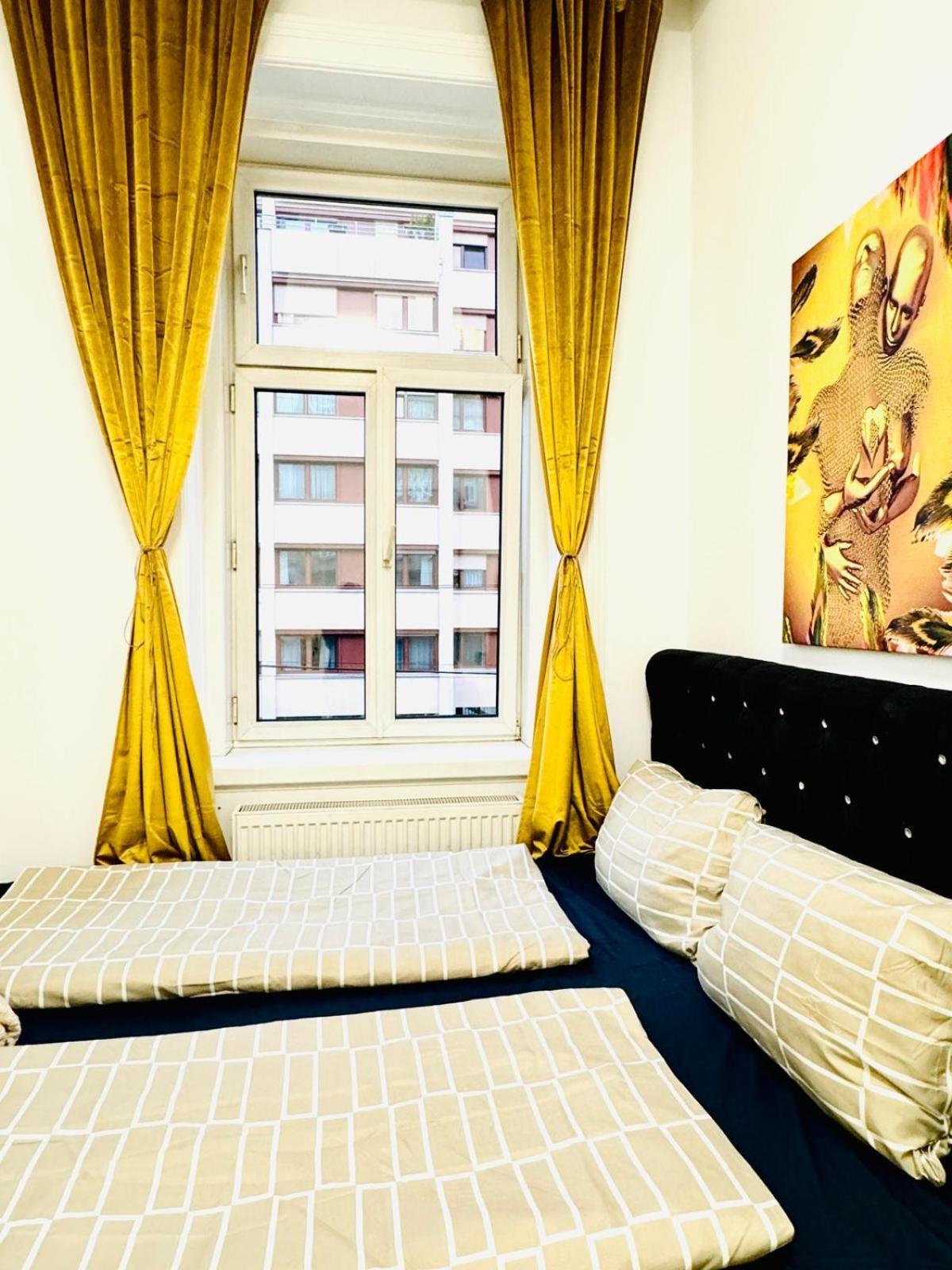 Cozy 9Br Shared Apartment, Only 12Min Walk To Augarten Wien Eksteriør billede