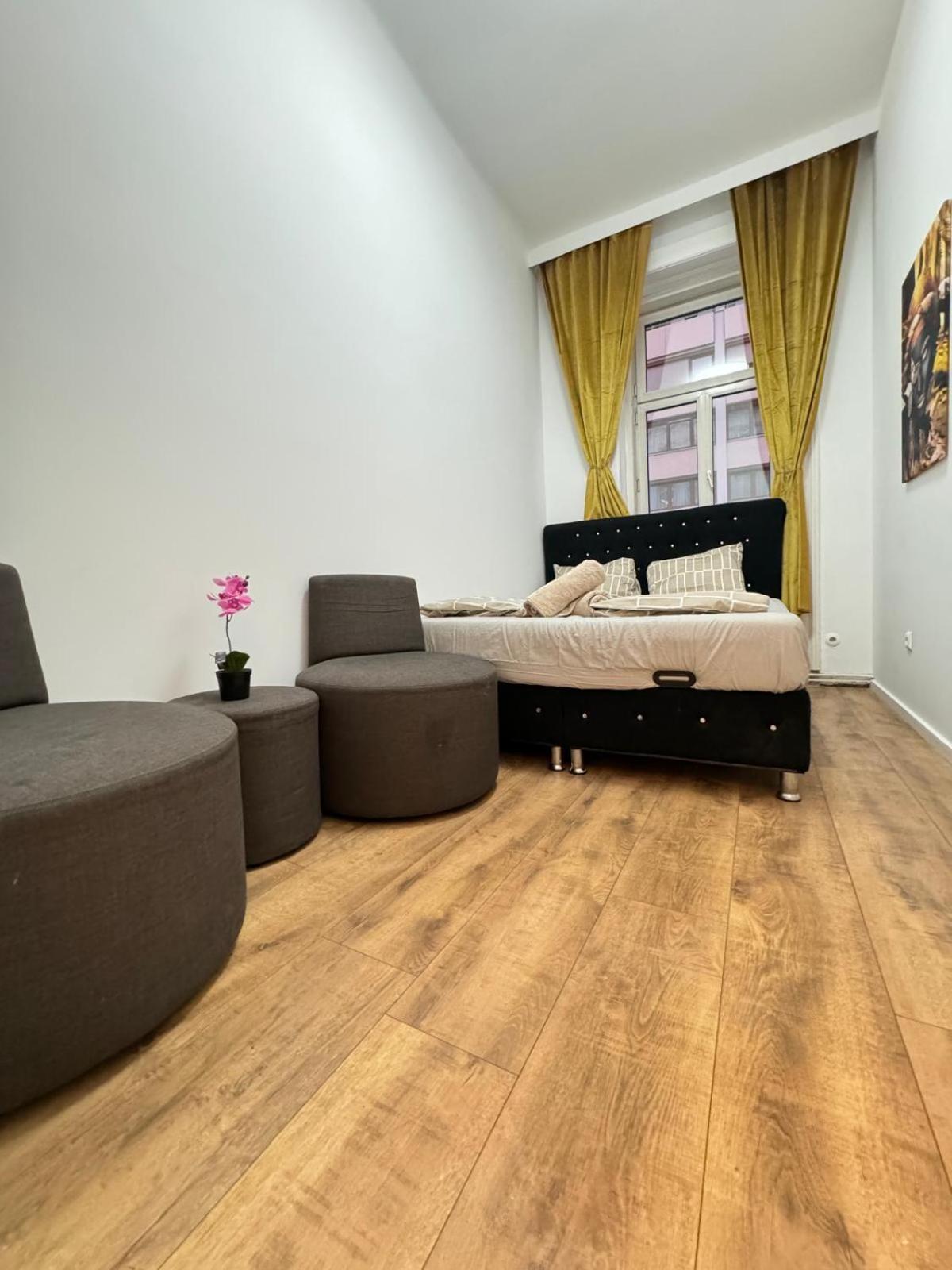 Cozy 9Br Shared Apartment, Only 12Min Walk To Augarten Wien Eksteriør billede